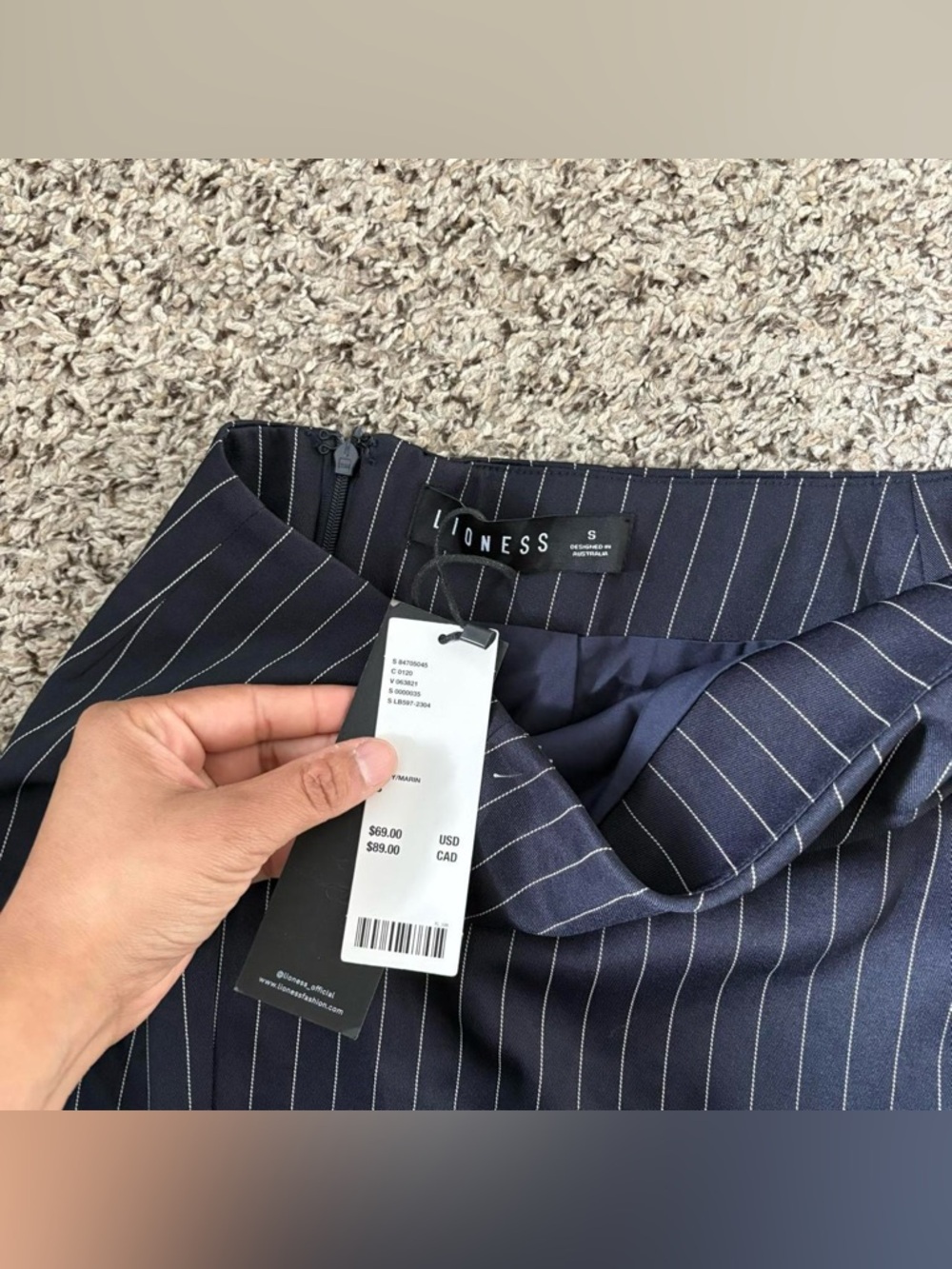 LIONESS HILLS MINI SKIRT NAVY PINSTRIPE size small - Picture 5 of 8